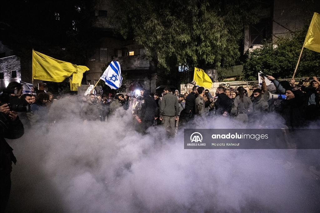 İsrail'de Netanyahu hükümetine karşı kitlesel protestolar düzenleniyor