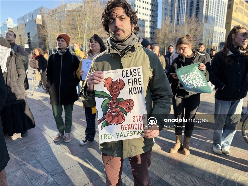 Hollanda'da, İsrail'in Gazze'de ateşkesi bozması protesto edildi