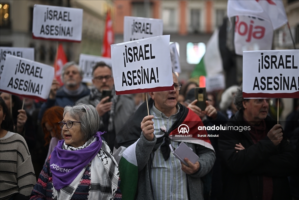 İspanya'nın başkenti Madrid'de İsrail'in Gazze'ye yönelik saldırıları protesto edildi