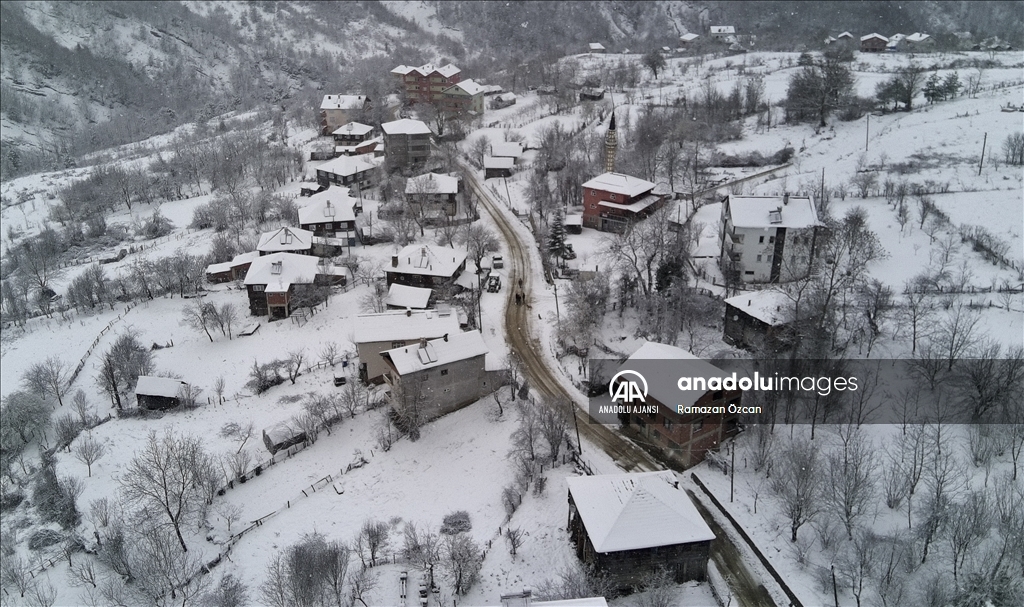 Sinop'ta kar yağışı etkili oldu