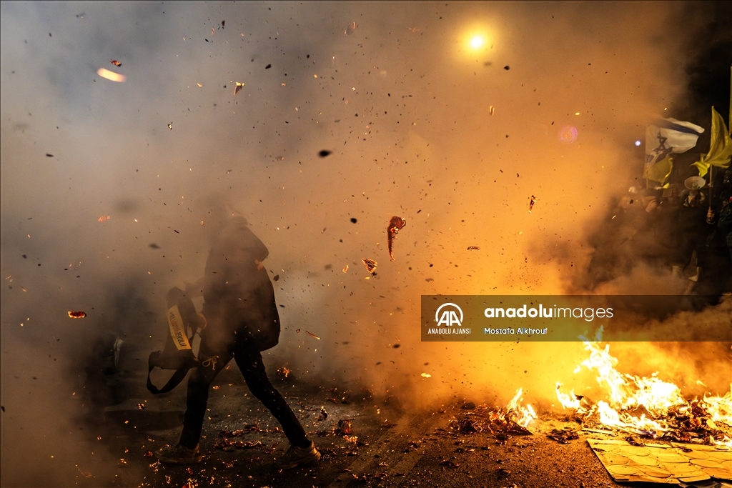 İsrail'de Netanyahu hükümetine karşı kitlesel protestolar düzenleniyor