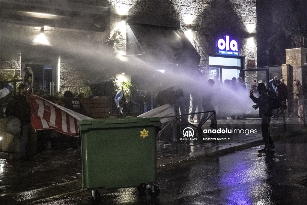 İsrail'de Netanyahu hükümetine karşı kitlesel protestolar düzenleniyor