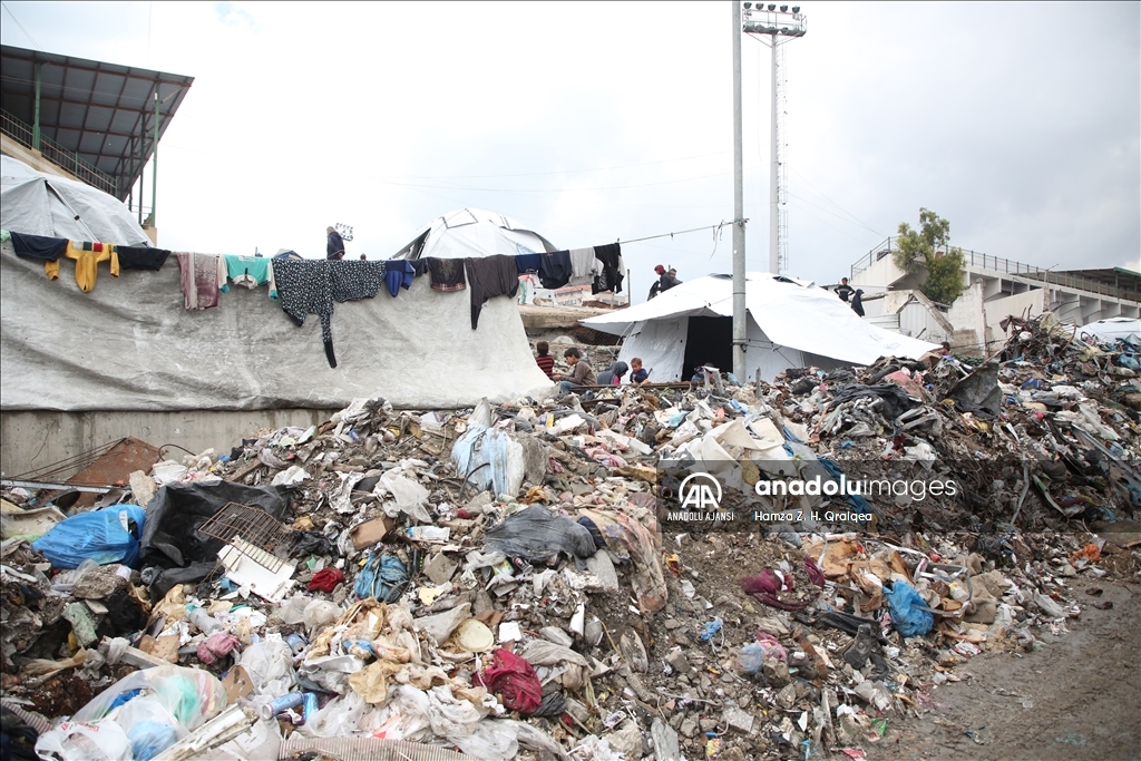 Gazze'deki çöp yığınları Filistinlilerin hayatını tehdit ediyor