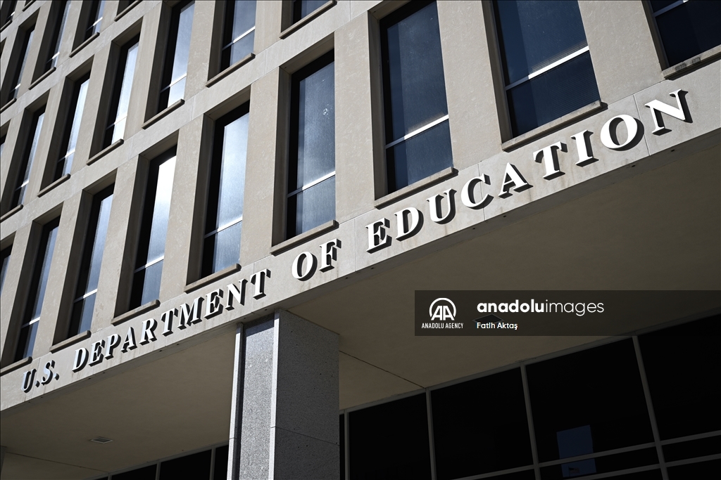 Protest in Washington after Trump's decision to dismantle US Department of Education