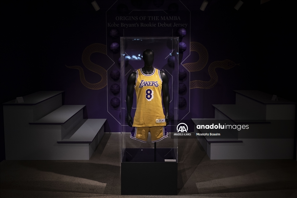 Michael Jordan ve Kobe Bryant’ın ilk NBA forması açık artırmaya çıkıyor 
