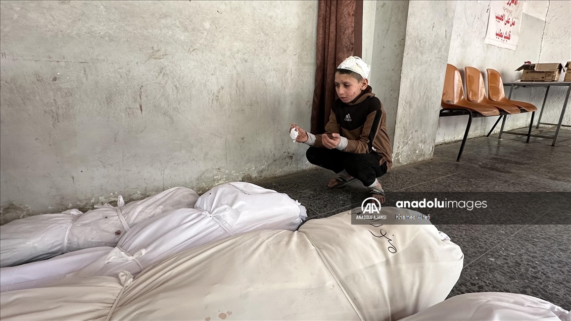 İsrail'in Gazze kentine düzenlediği saldırıda 6'sı çocuk 9 kişi hayatını kaybetti