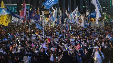 Seul'de devlet başkanı Yoon Suk Yeol'un görevden alınması talebiyle protesto gösterisi düzenlendi