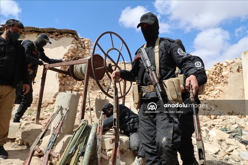 Humus ve Lazkiye'de gizlenmiş silah deposu bulundu