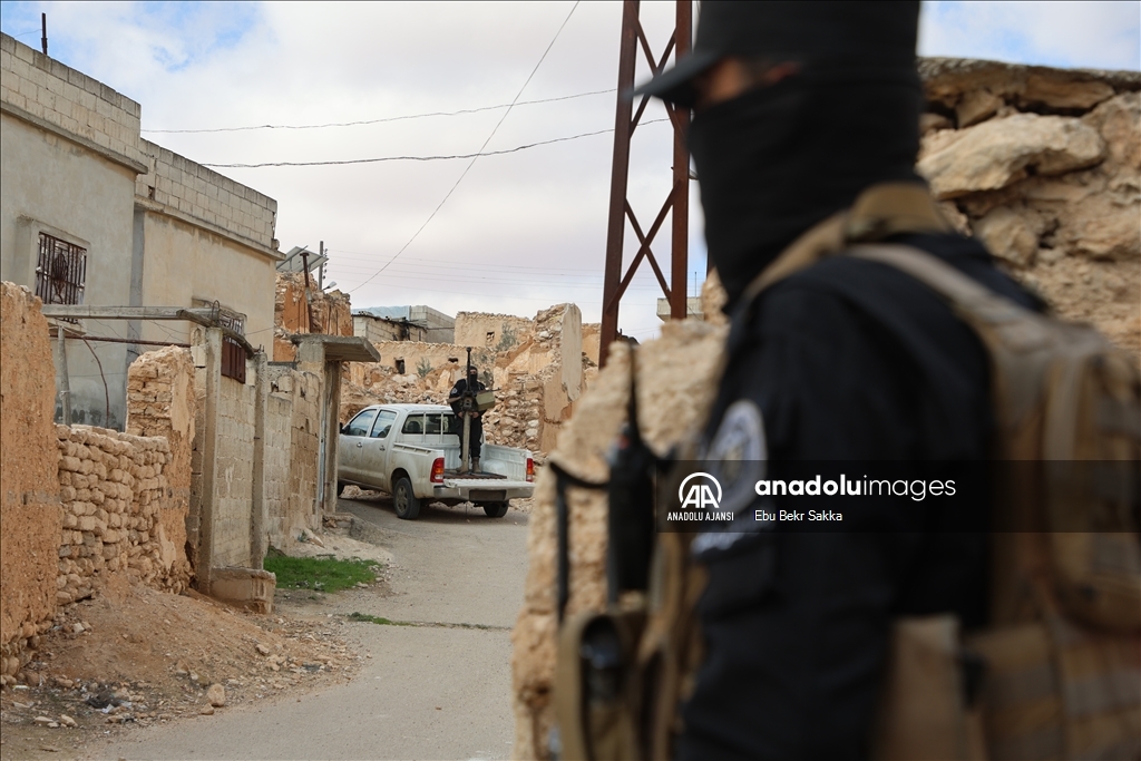 Humus ve Lazkiye'de gizlenmiş silah deposu bulundu