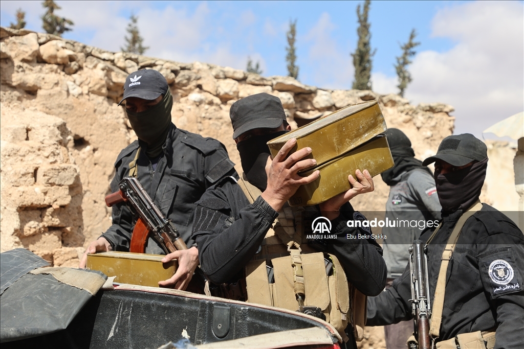 Humus ve Lazkiye'de gizlenmiş silah deposu bulundu