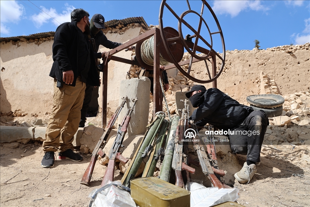 Humus ve Lazkiye'de gizlenmiş silah deposu bulundu