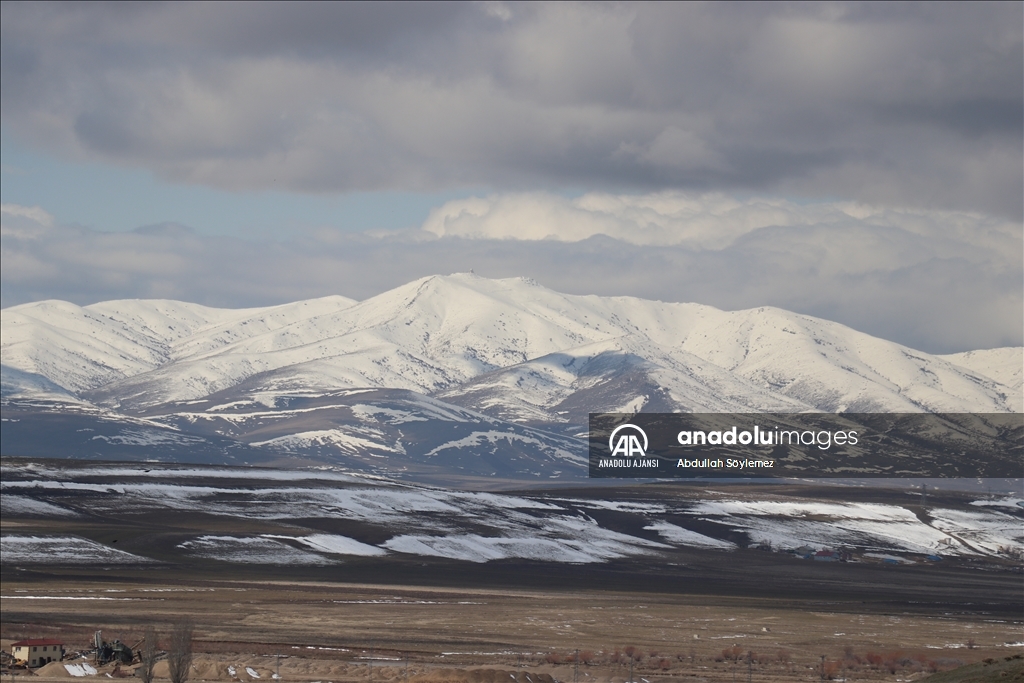 Ağrı'da kar yağışı ve soğuk hava etkili oldu