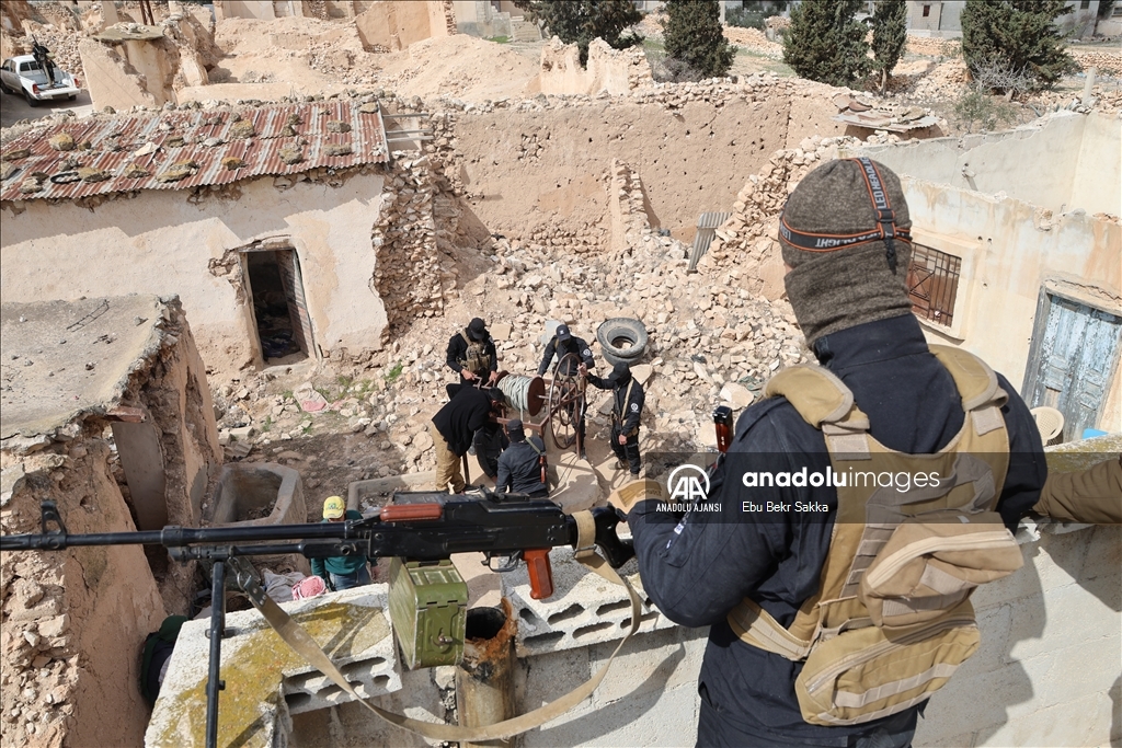 Humus ve Lazkiye'de gizlenmiş silah deposu bulundu