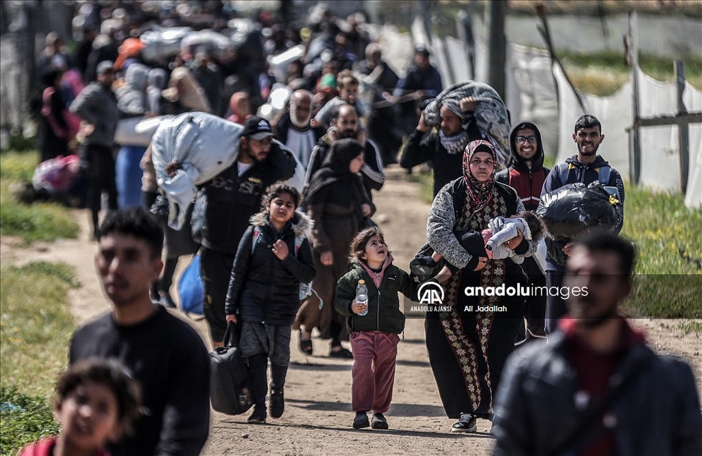 İsrail ordusu, Refah kentindeki Filistinlileri zorla göç ettiriyor