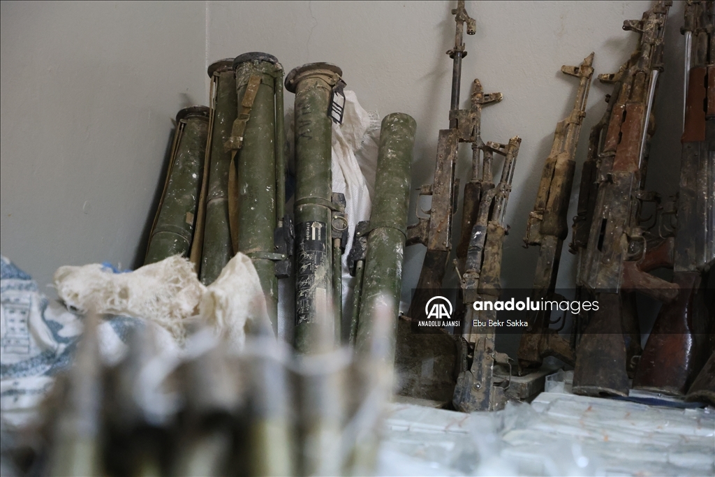 Humus ve Lazkiye'de gizlenmiş silah deposu bulundu