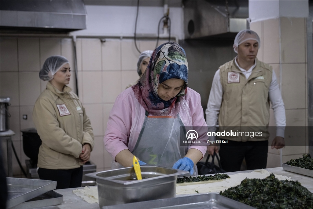 Tarım ve Orman Bakanlığı ekipleri bayram öncesi tatlı ve şekerleme iş yerlerinde denetim gerçekleştirdi