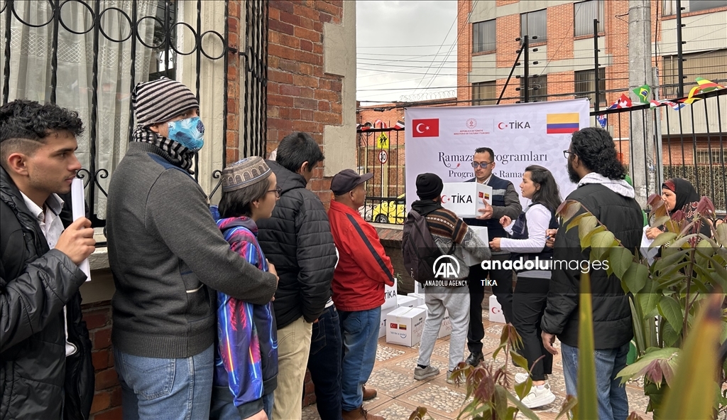 Турция оказала гумпомощь 500 семьям в Колумбии в Рамазан