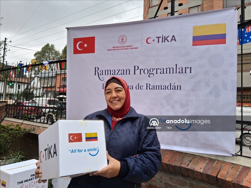 Турция оказала гумпомощь 500 семьям в Колумбии в Рамазан