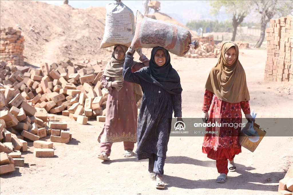 Nangarhar'ın tuğla ocaklarında çocuk işçiliği artıyor