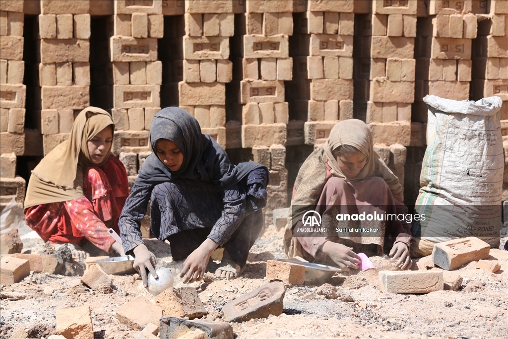 Nangarhar'ın tuğla ocaklarında çocuk işçiliği artıyor