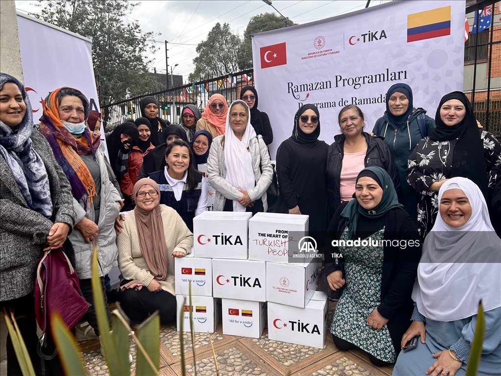 Турция оказала гумпомощь 500 семьям в Колумбии в Рамазан