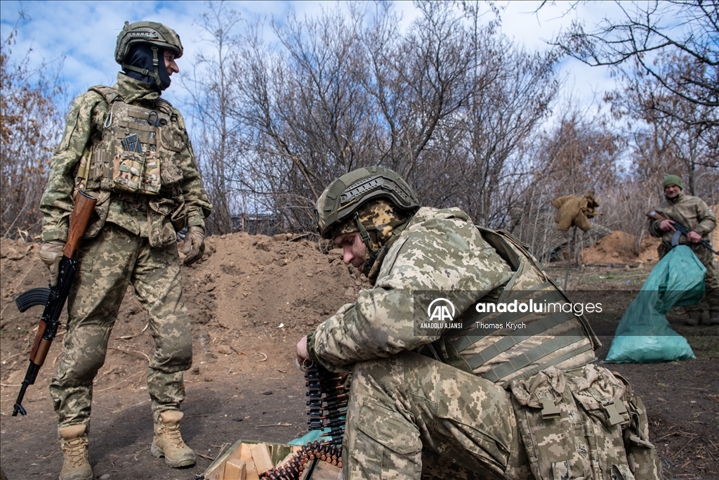 Ukraynalı askerler Donbas'ta askeri eğitime devam ediyor
