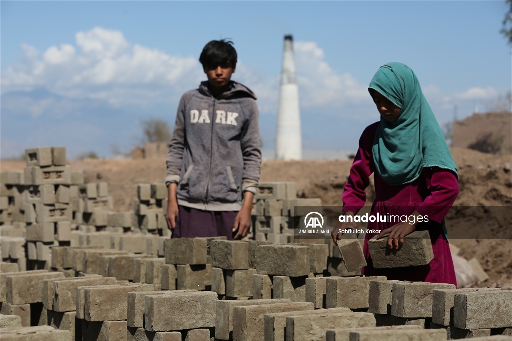 Nangarhar'ın tuğla ocaklarında çocuk işçiliği artıyor