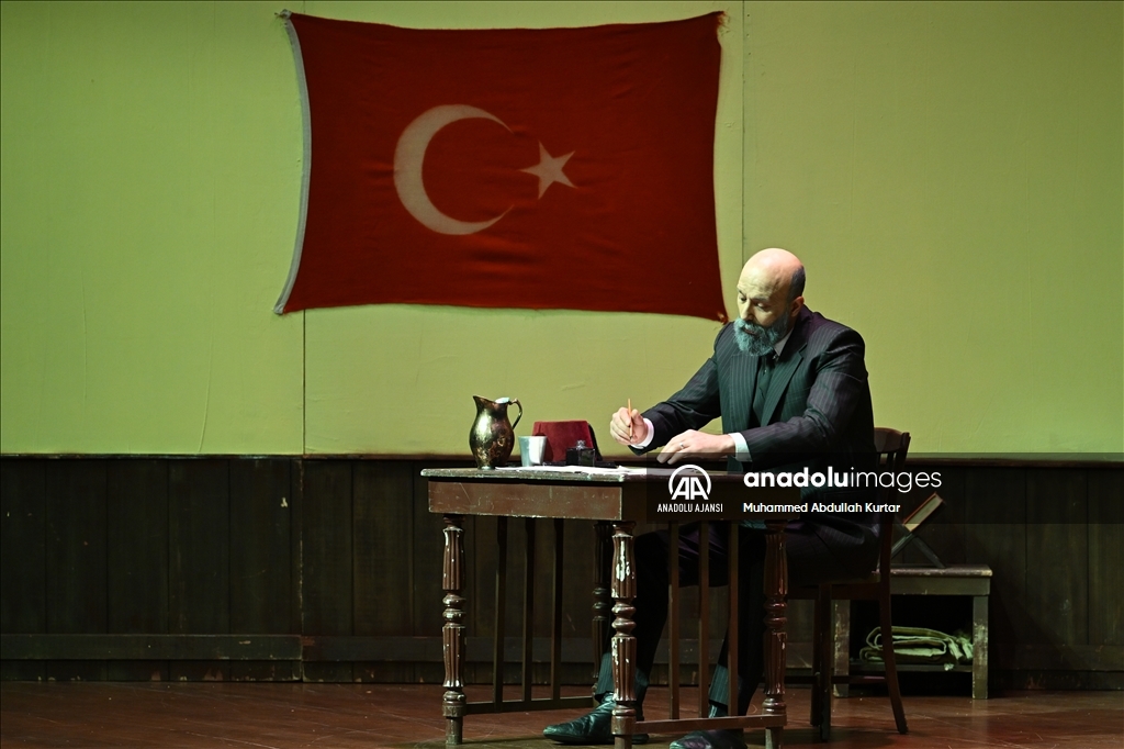 "Külliye'de Ramazan" etkinliklerinde "Şair, Şiir, Şuur" tiyatro oyunu seyirciyle buluştu