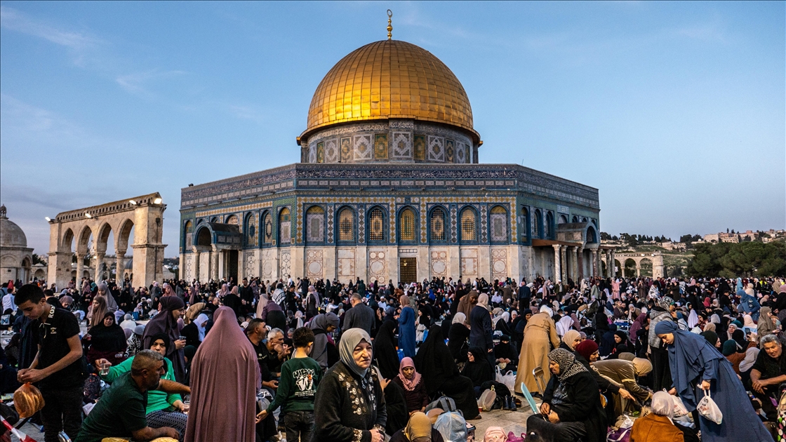 Mescid-i Aksa'da iftar