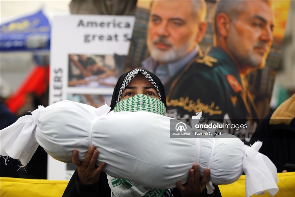 İran'da 'Dünya Kudüs Günü' yürüyüşü