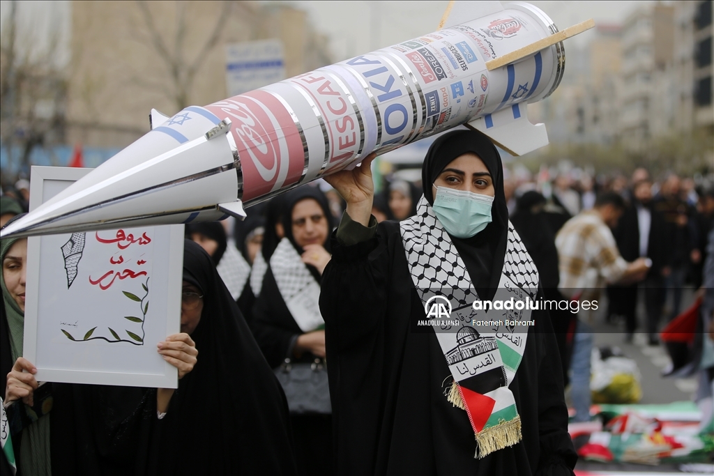 İran'da 'Dünya Kudüs Günü' yürüyüşü
