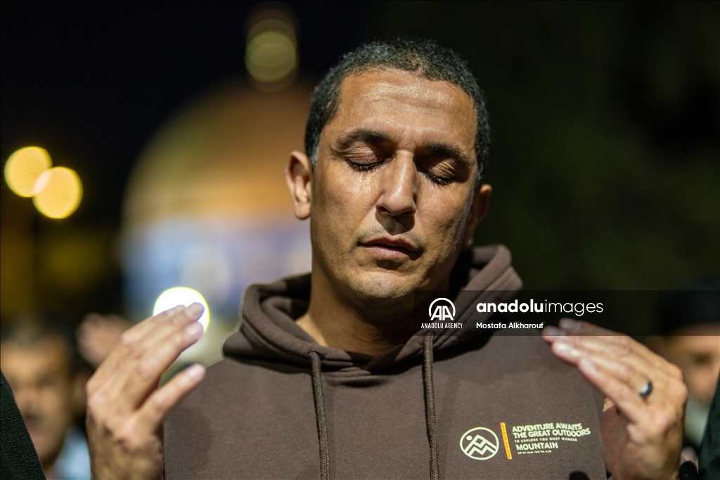 Тысячи палестинцев совершили Таравих-намаз в «Аль-Аксе»