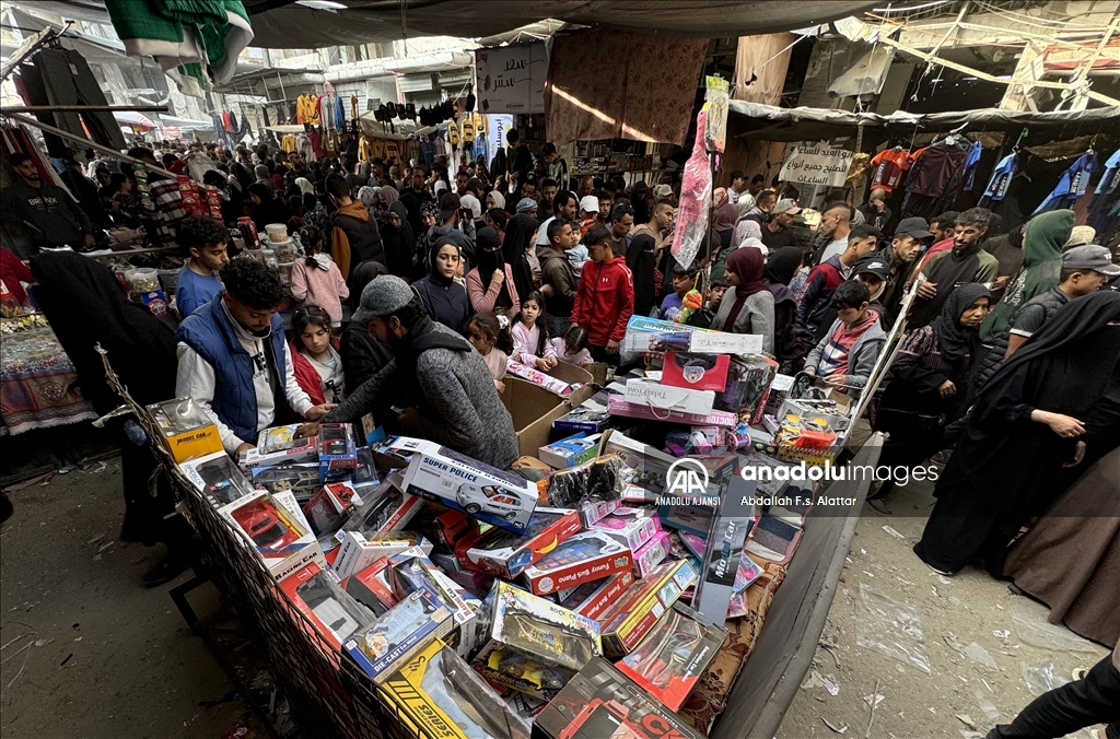 Gazze'de bayram alışverişi yoğunluğu