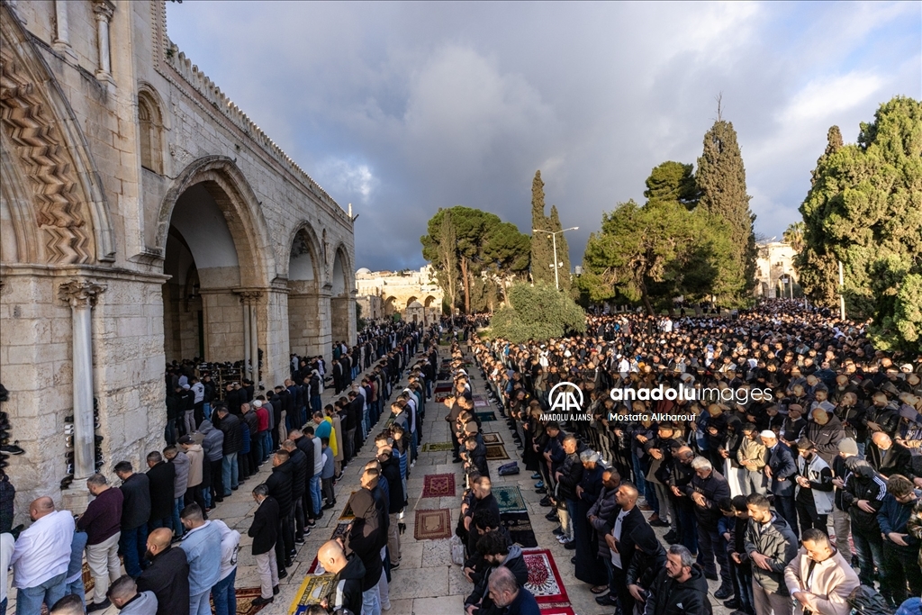 Mescid-i Aksa' da Ramazan Bayramı namazı kılındı
