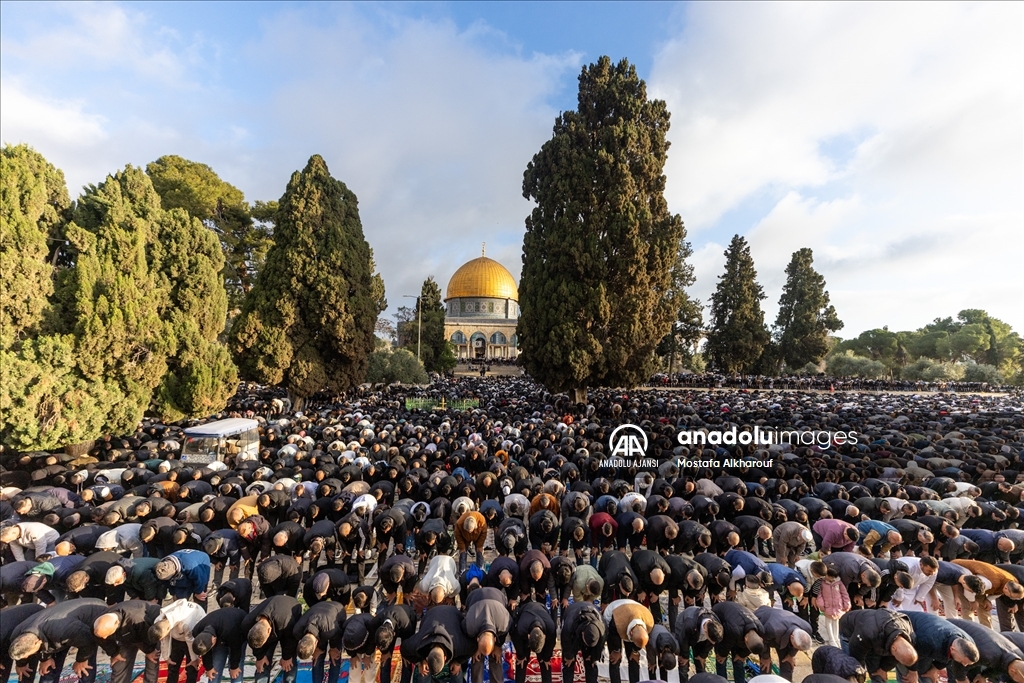 Mescid-i Aksa' da Ramazan Bayramı namazı kılındı