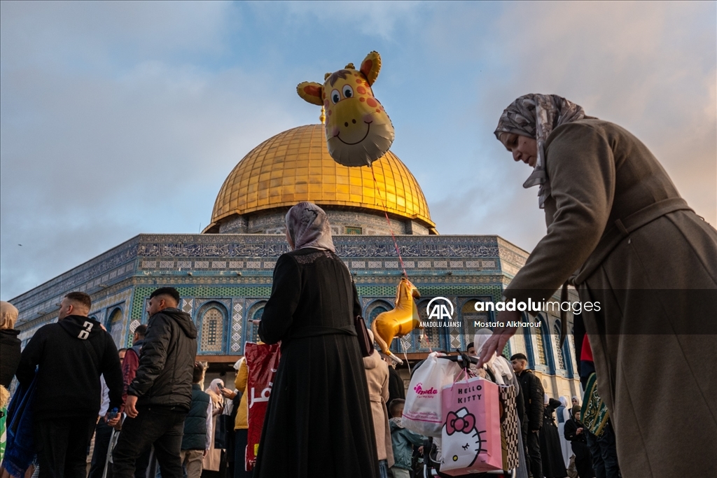 Mescid-i Aksa' da Ramazan Bayramı namazı kılındı