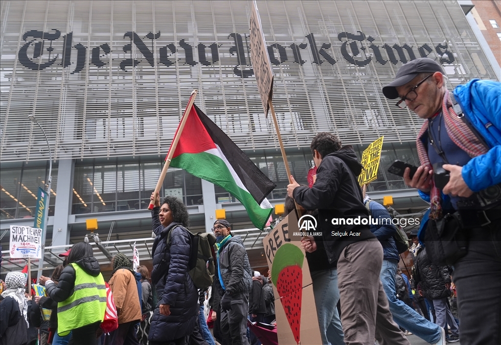 İsrail'in Gazze'ye yönelik saldırıları, New York'ta Toprak Günü'nde protesto edildi