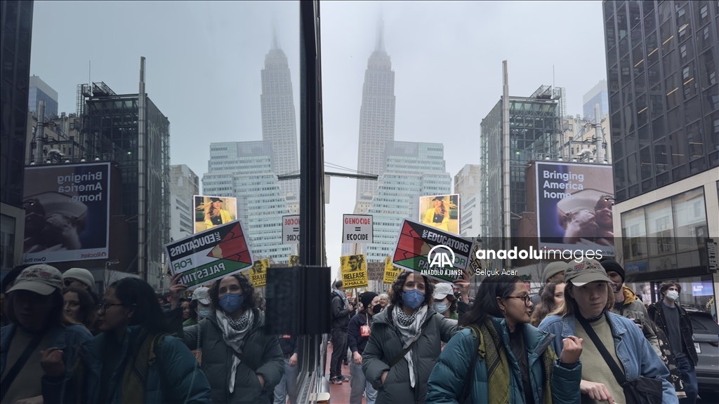 İsrail'in Gazze'ye yönelik saldırıları, New York'ta Toprak Günü'nde protesto edildi