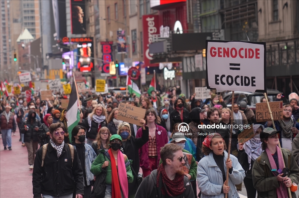 İsrail'in Gazze'ye yönelik saldırıları, New York'ta Toprak Günü'nde protesto edildi