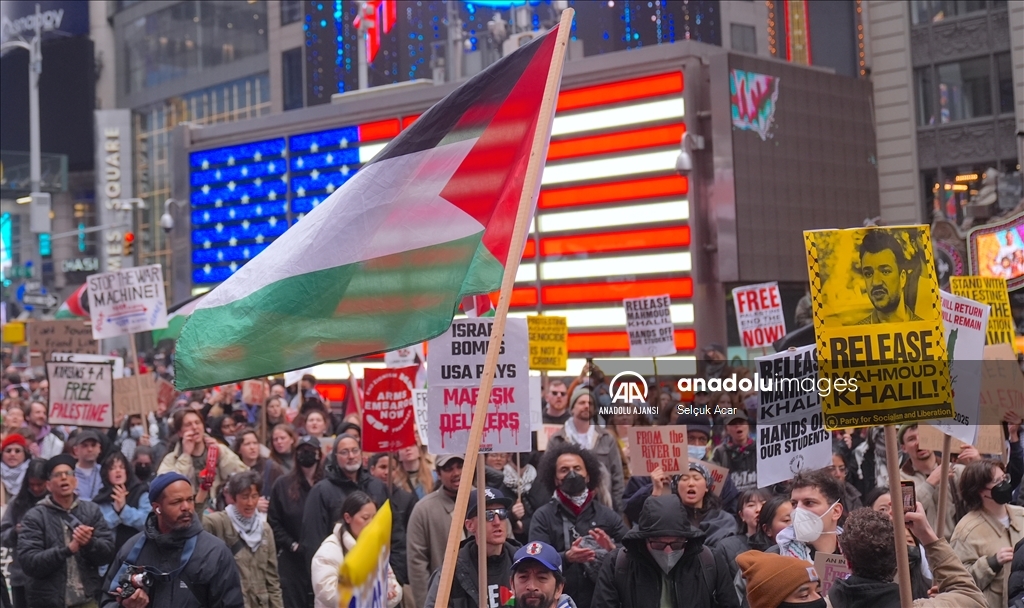 İsrail'in Gazze'ye yönelik saldırıları, New York'ta Toprak Günü'nde protesto edildi