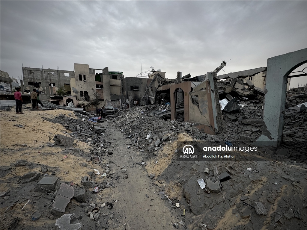 İsrail'in bayramın üçüncü gününde Gazze'ye yönelik saldırıları sürüyor