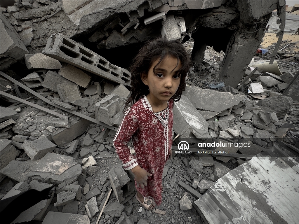 İsrail'in bayramın üçüncü gününde Gazze'ye yönelik saldırıları sürüyor