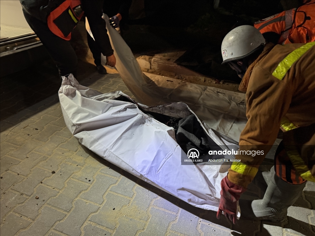 İsrail'in bayramın üçüncü gününde Gazze'ye yönelik saldırıları sürüyor