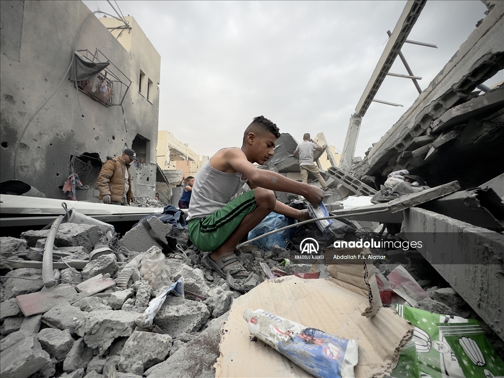 İsrail'in bayramın üçüncü gününde Gazze'ye yönelik saldırıları sürüyor