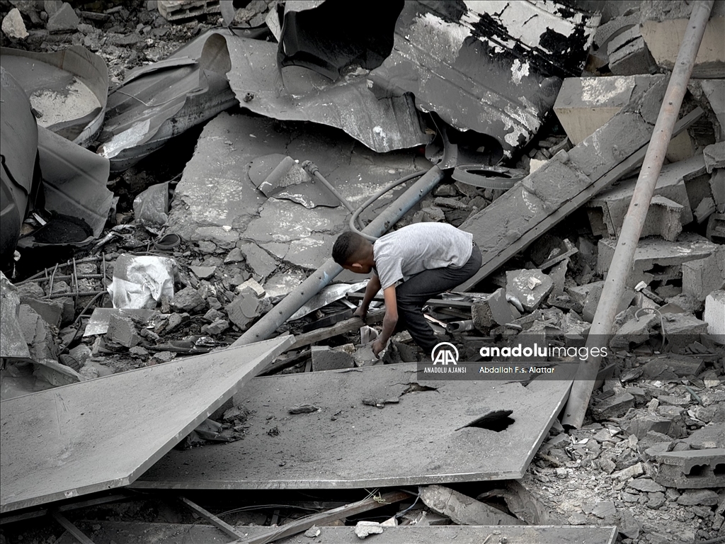 İsrail'in bayramın üçüncü gününde Gazze'ye yönelik saldırıları sürüyor