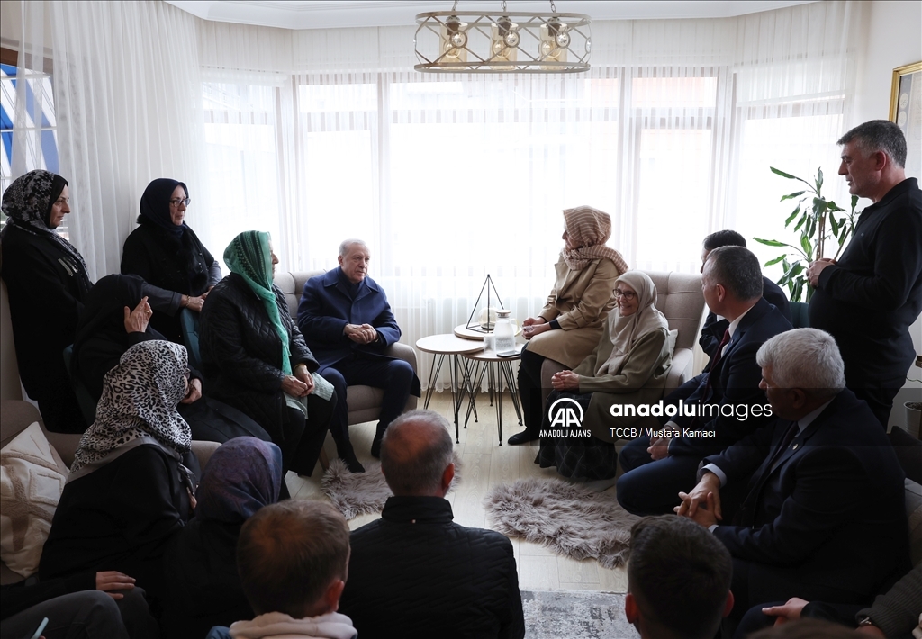Cumhurbaşkanı Erdoğan, AK Parti Kocaeli İl İstişare Kurulu Üyesi Abiş'in cenaze törenine katıldı