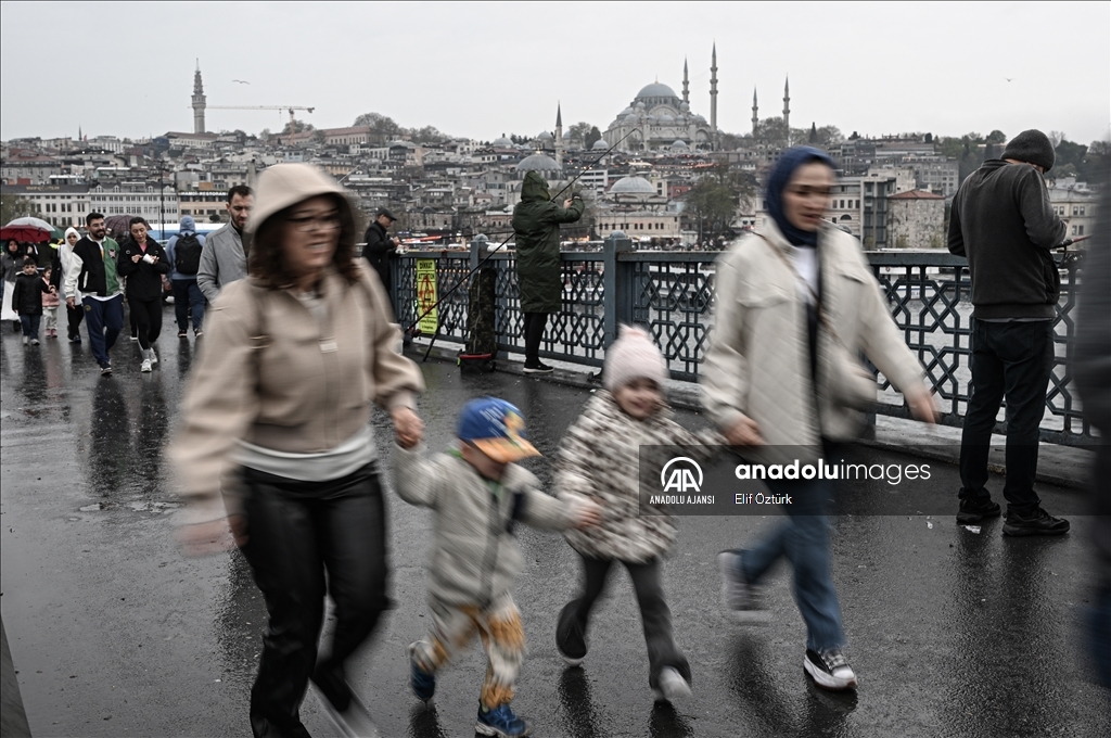 İstanbul'da Ramazan Bayramı'nın son gününde trafik yoğunluğu yaşanıyor