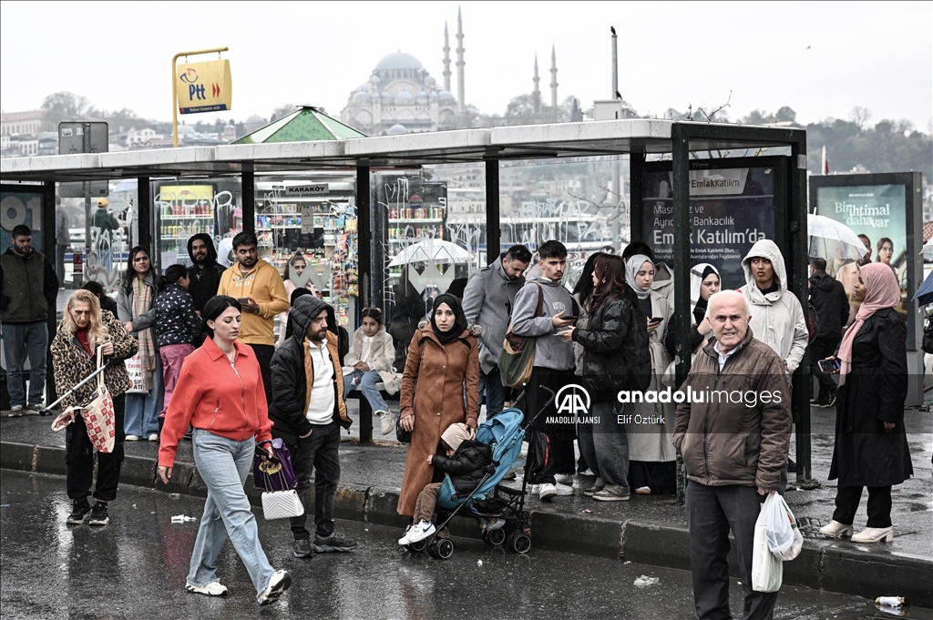 İstanbul'da Ramazan Bayramı'nın son gününde trafik yoğunluğu yaşanıyor