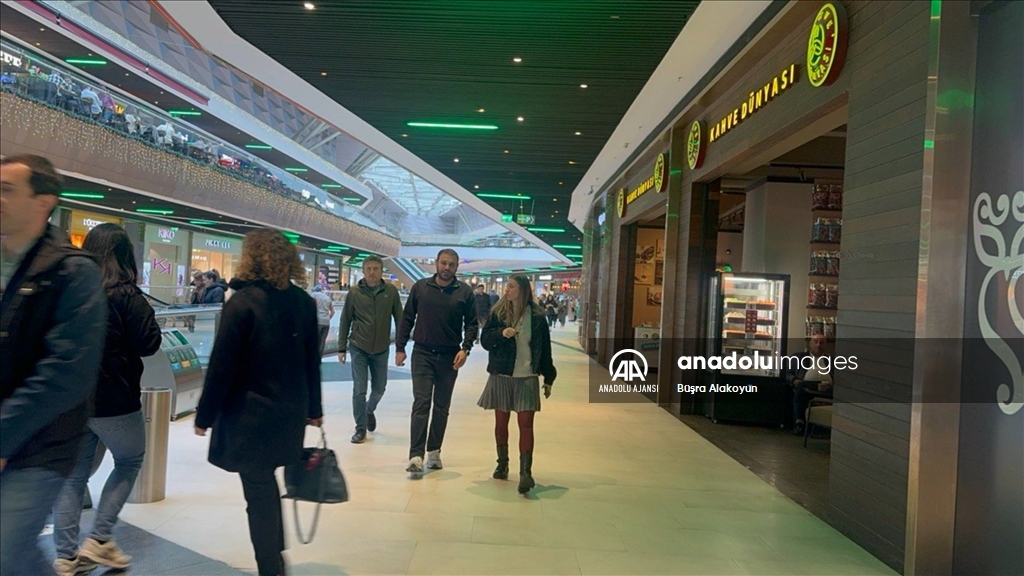 Boykot çağrısına rağmen AVM ve pazarlardaki hareketlilik sürüyor