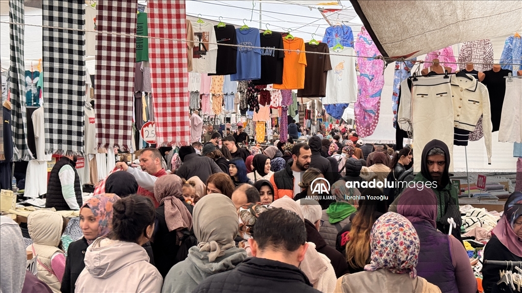 Yurt genelinde boykot çağrısına rağmen alışveriş noktalarında hareketlilik yaşandı
